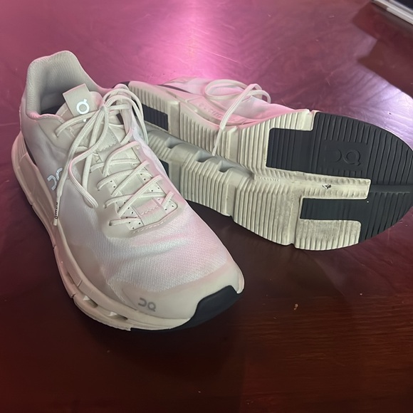 On Cloud Cloudnova Form Women’s 8.5 - Picture 2 of 7